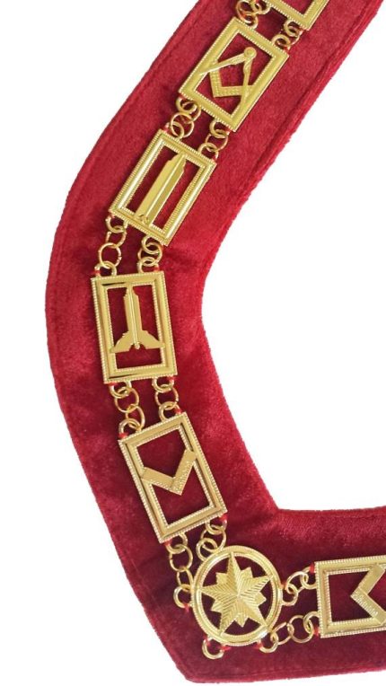 BLUE LODGE CHAIN COLLAR - GOLD PLATED ON RED VELVET (1)