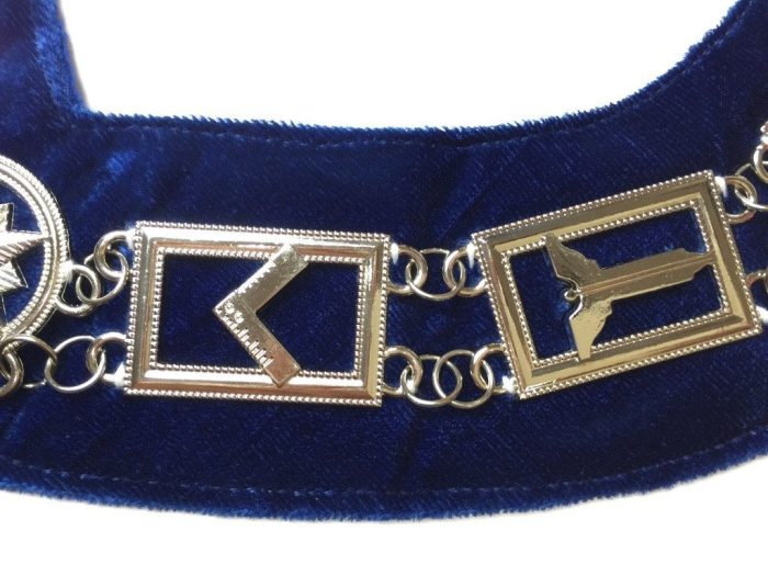 BLUE LODGE CHAIN COLLAR - SILVER PLATED ON BLUE VELVET (2)