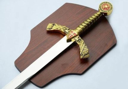 KNIGHTS TEMPLAR COMMANDERY SWORD - CROSS W WALL MOUNT & SCABBARD (3)