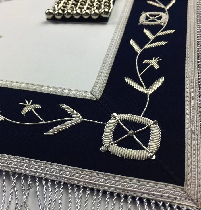 PAST MASTER BLUE LODGE APRON - NAVY BLUE VELVET (2)