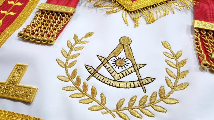 PAST MASTER BLUE LODGE APRON - RED GOLD MACHINE EMBROIDERY (2)