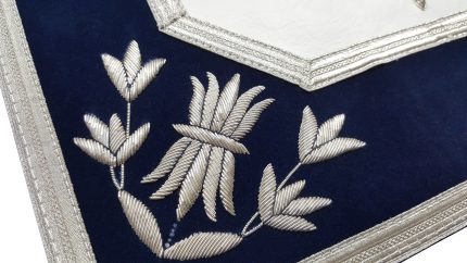 PAST MASTER BLUE LODGE APRON - SILVER BULLION HAND EMBROIDERED (2)