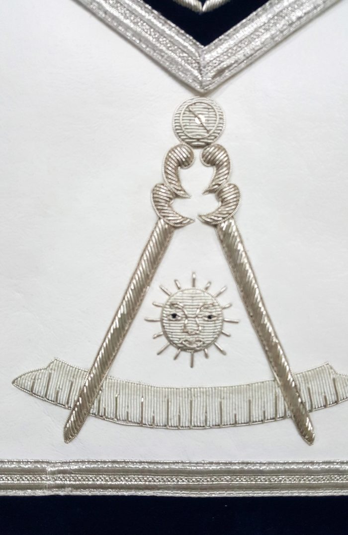 PAST MASTER BLUE LODGE APRON - SILVER BULLION HAND EMBROIDERED (4)