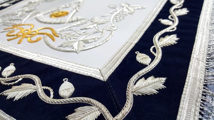 PAST MASTER BLUE LODGE APRON - SILVER & GOLD HAND EMBROIDERY (5)